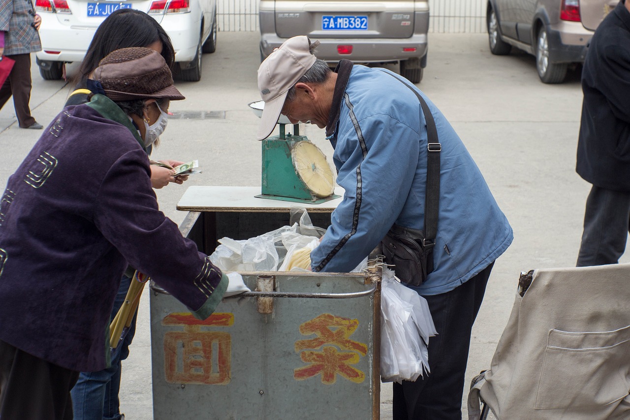 卖废品的老人