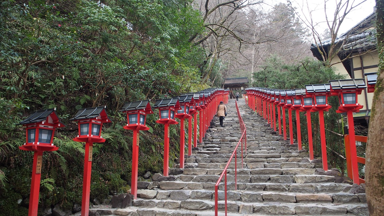 曝张本智和奥运前参拜争议神社，日本社会的复杂情感与公众人物的责任