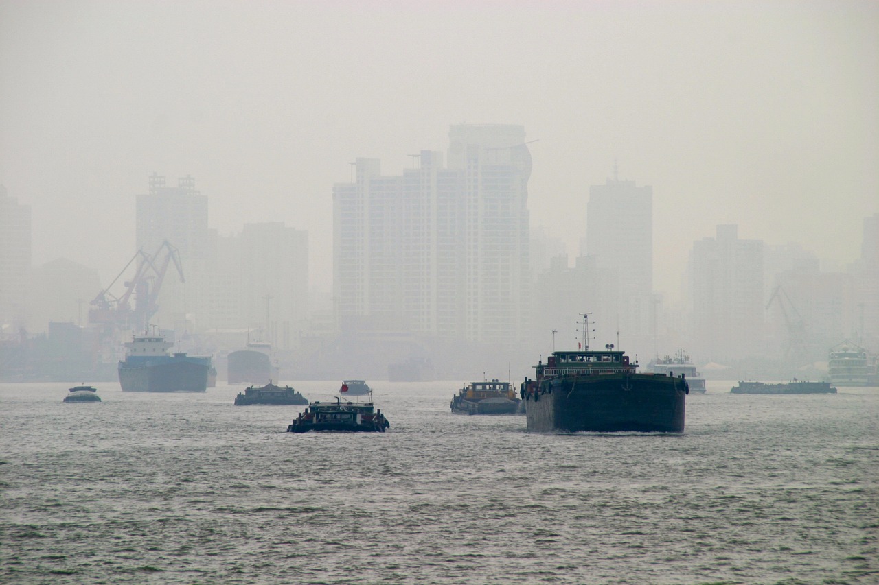 上海提醒市民提前囤水囤粮