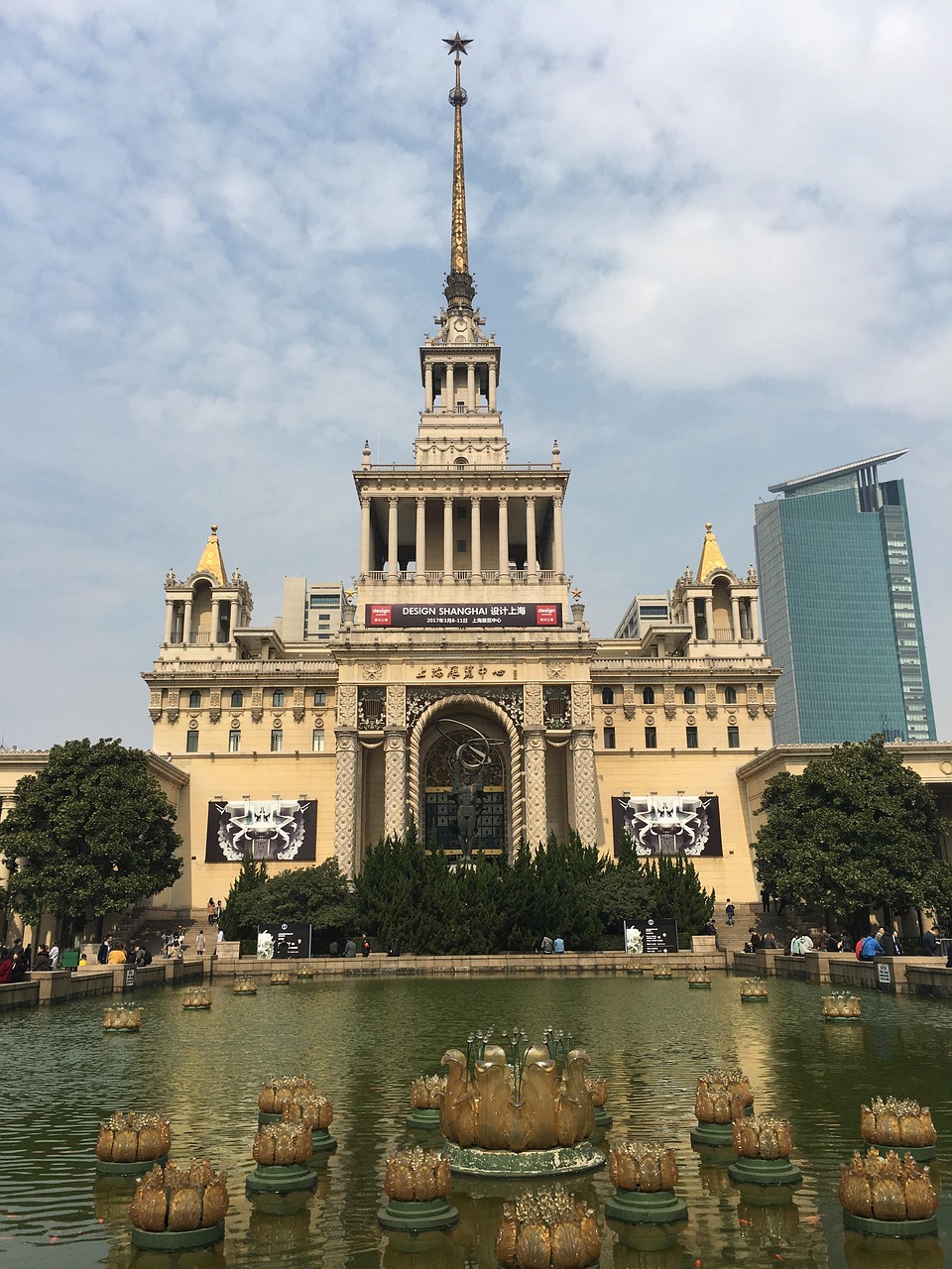 上海抗疫新篇章，最新疫情动态与市民生活指南